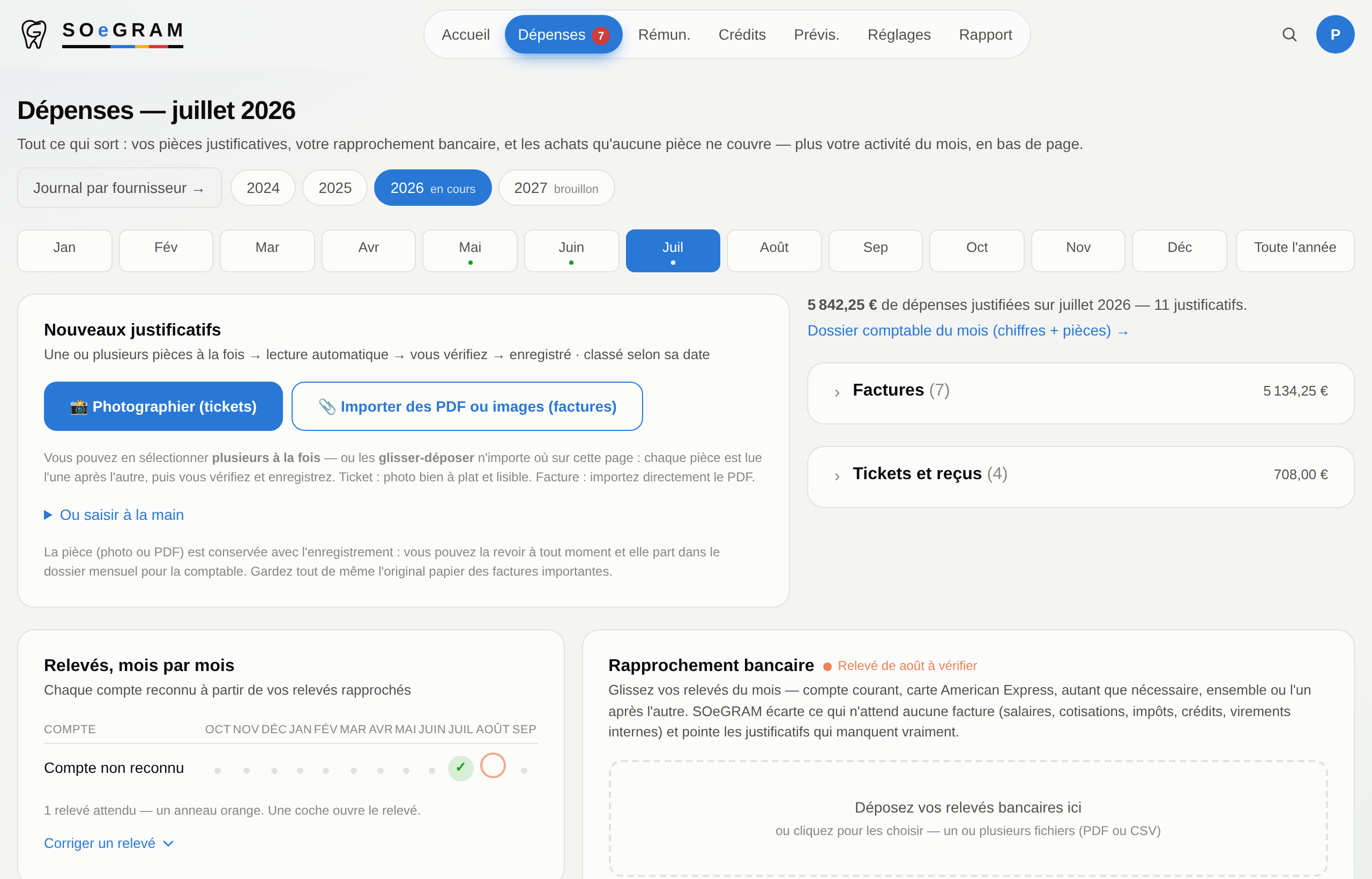 L'écran Dépenses de SOeGRAM : photographier un ticket ou importer un PDF, lecture automatique puis vérification par le praticien, saisie manuelle toujours possible.
